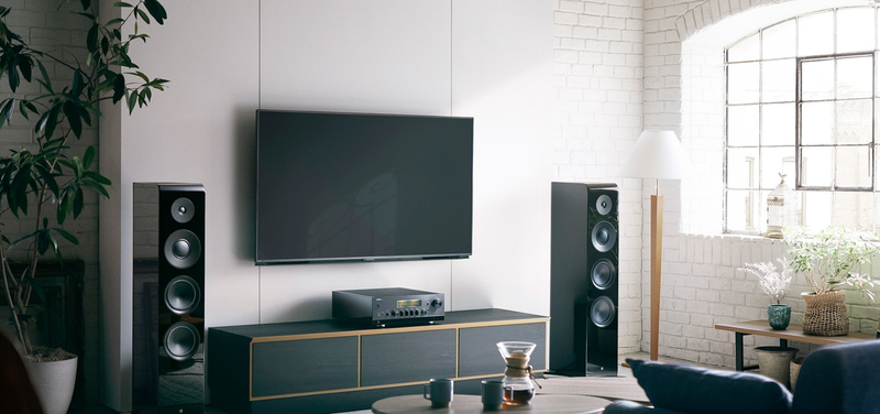 Home music system with Yamaha R-N2000A Network Stereo Receiver