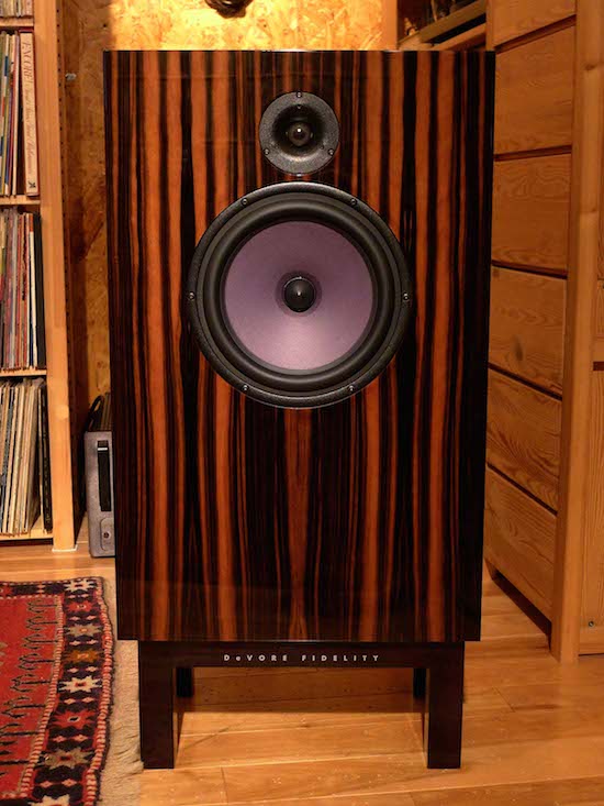 DeVORE FIDELITY Orangutan O/96 speakers custom detail